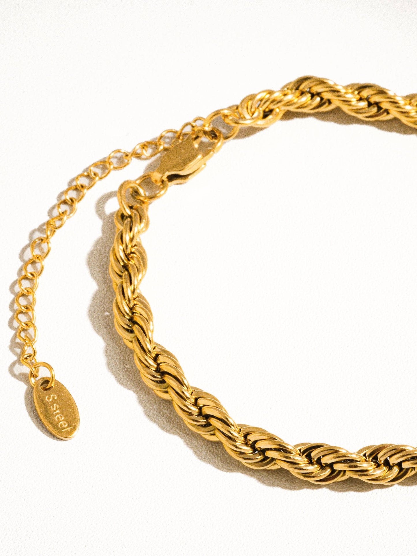Sadie 18K Gold Non-Tarnish Braided Bracelet